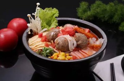 创业开小滇锅米线加盟店 一人经营全家收益