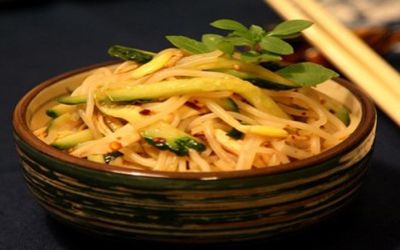 如何开好一家米线店?豆豆米线优势多!(图1)
