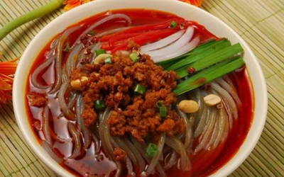 老董家米线加盟赚钱吗?加盟老董家米线好不好?(图2)