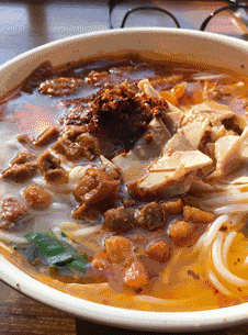 冬天最适合吃的米线：郑州孙记米线一碗热腾征服你。（图1）