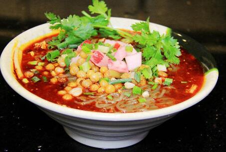 豆嘟儿酸辣粉值得加盟吗?豆嘟儿酸辣粉加盟好在哪?(图2)