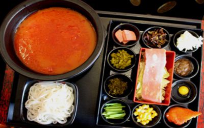 食菋故事过桥米线加盟赚钱吗?